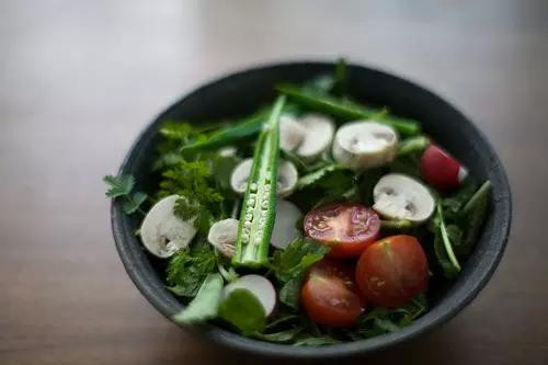 美食推荐:韭菜炒竹笋、红烧蹄筋、铁板豆腐的家常做法:KY开元·(中国)集团(图1) KY开元·(中国)集团